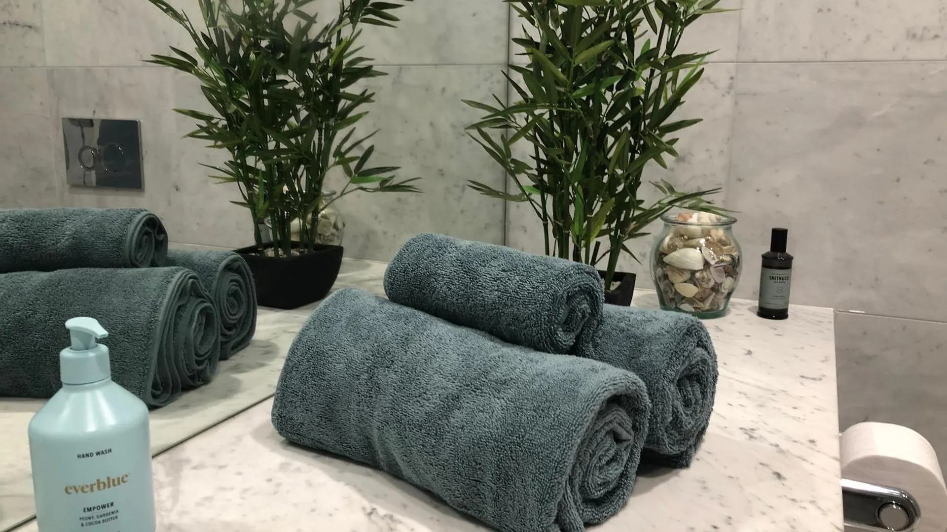 Guest Suite With Sea Views And Thermally Heated Hot Tub Tauranga Guest house